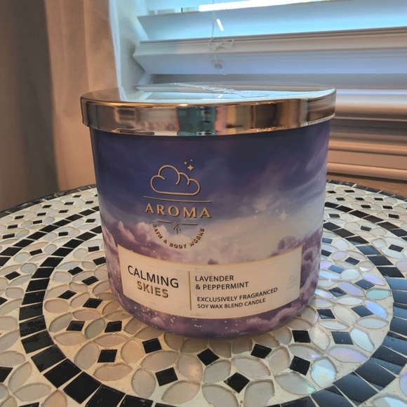 Bath & Body Works Calming Skies Lavender Peppermint 3-Wick Candle - Picture 2 of 4